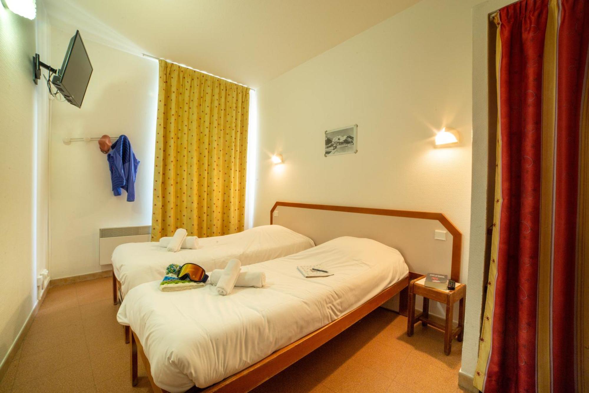 Le Rabuons Hotel แซ็ง เอเทียน เดอ ทิเน ภายนอก รูปภาพ